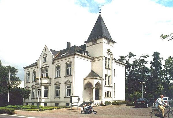 Oedt, Dietrich -Girmes-Straße 27 Rathaus_900