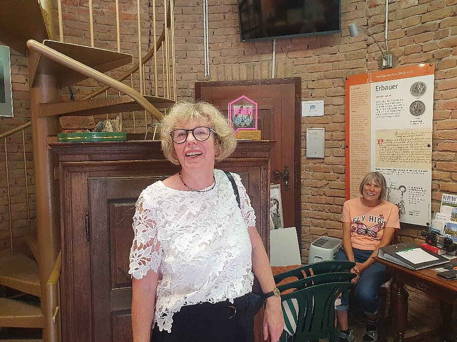 <h2>Standesbeamtin </h2> Standesbeamtin